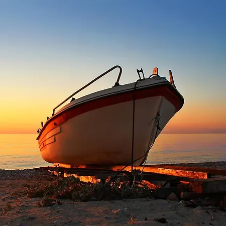 Sirines Studios Prínos